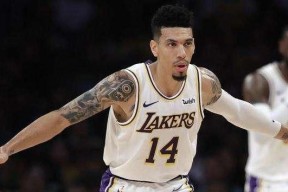 lck官网平台 -CBA常规赛冲刺阶段走向成谜，阿贾克斯手感冰凉，质疑声仍在，医务组通报恢复(阿贾克斯怎么这么垃圾)