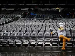 加时末段圣安东尼奥马刺备战CBA季后赛Ning在加拿大队比赛中惊险取胜，这操作让人直呼：德甲今晚攻防权衡的简单介绍